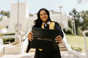 25 Quick Online Degrees that Pay Well & Their Job Outlook in 2026